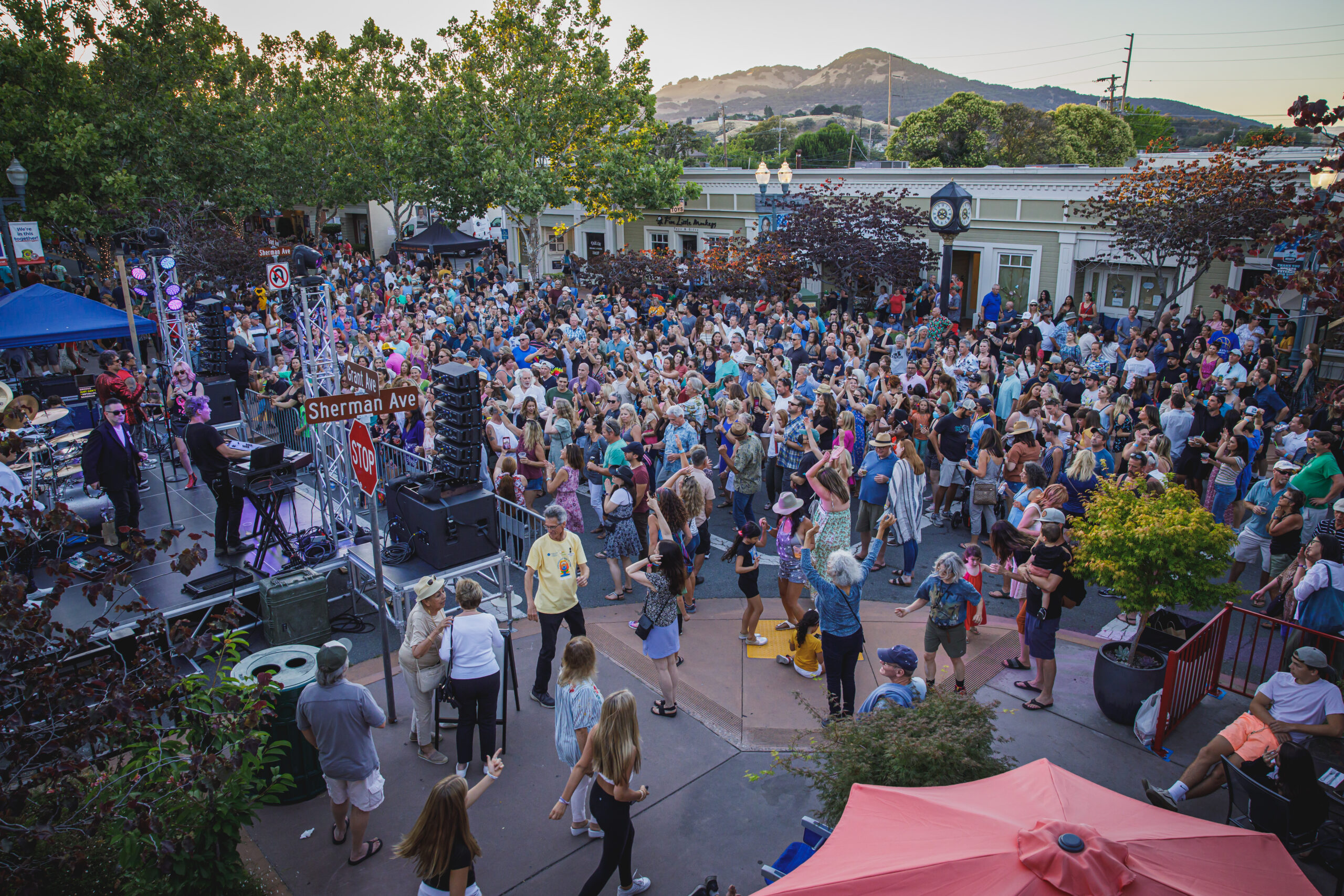 Concert in downtown novato in summer of june 2022